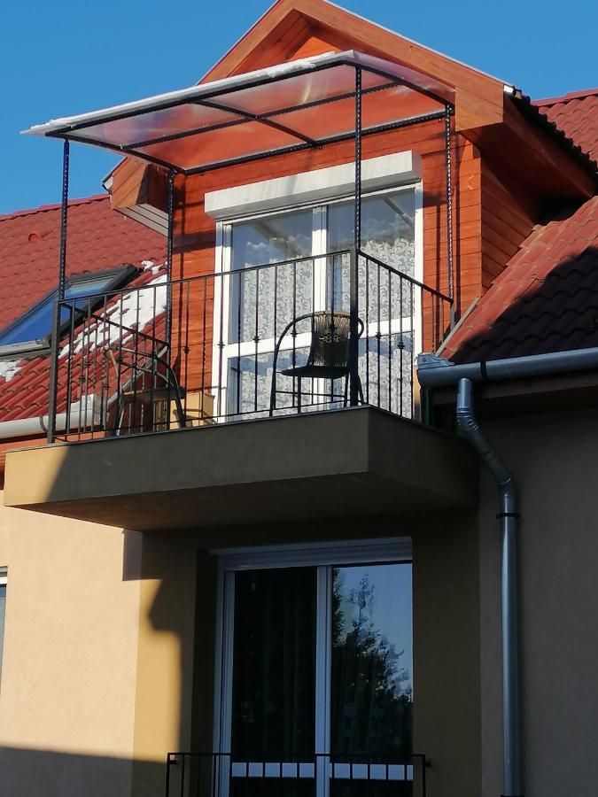 Zita Apartman Eger Buitenkant foto