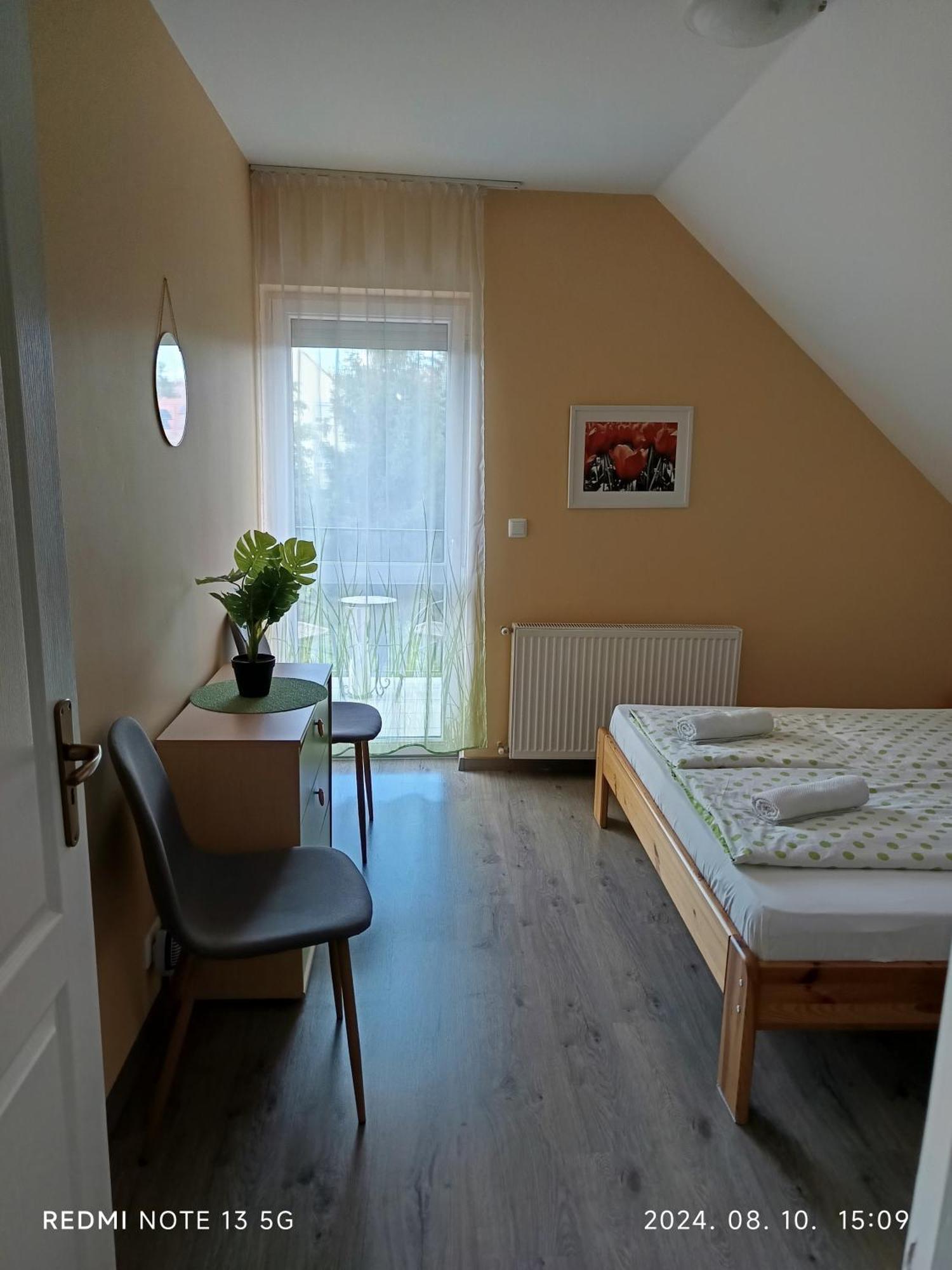 Zita Apartman Eger Kamer foto