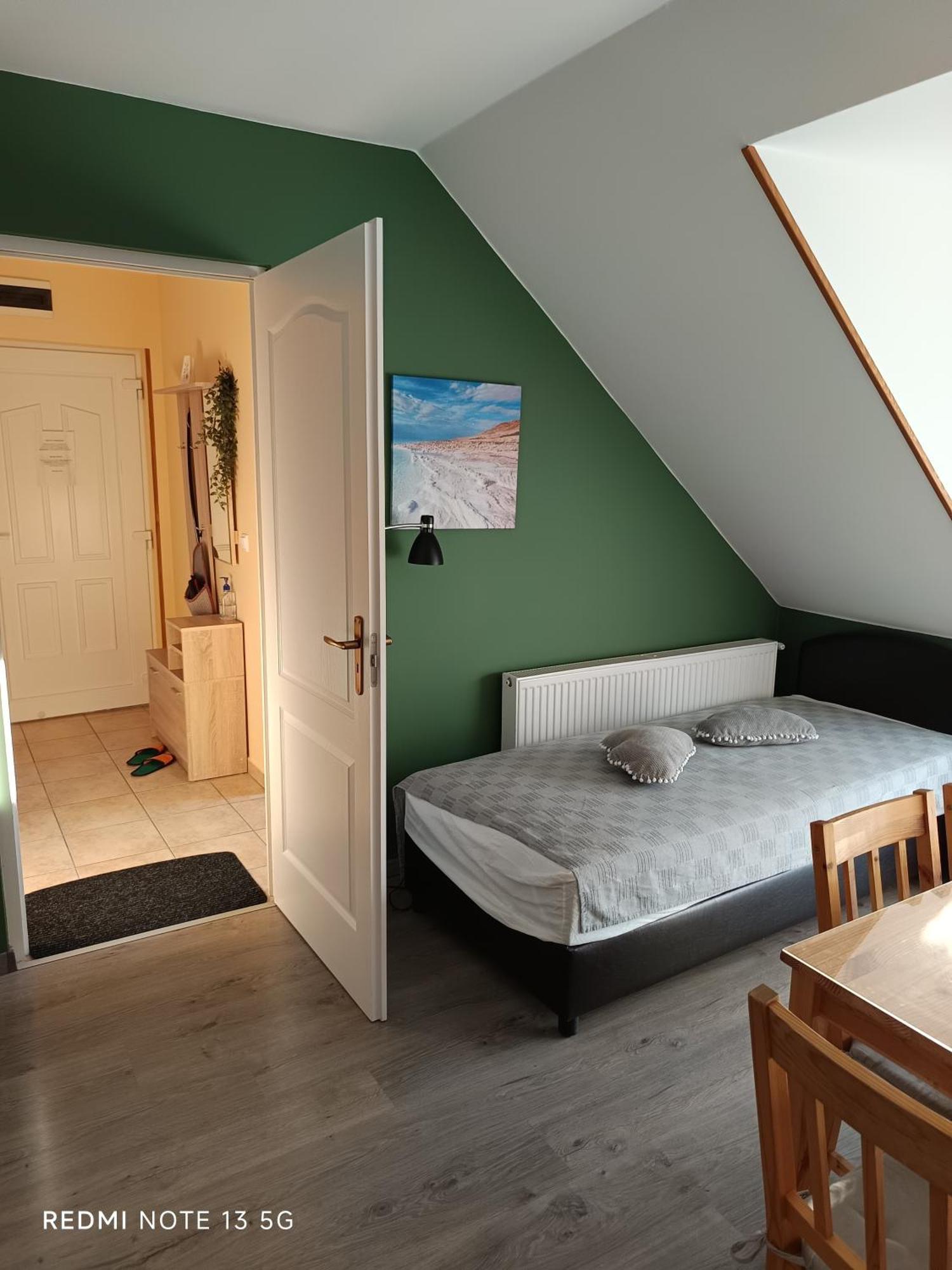 Zita Apartman Eger Buitenkant foto
