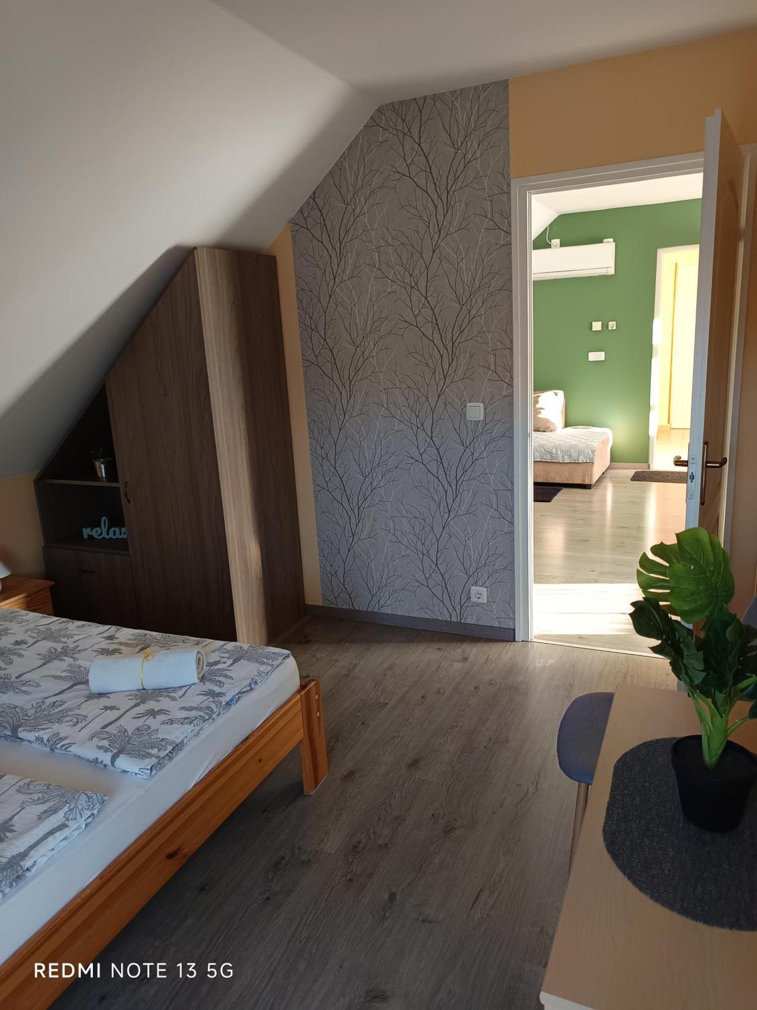Zita Apartman Eger Buitenkant foto