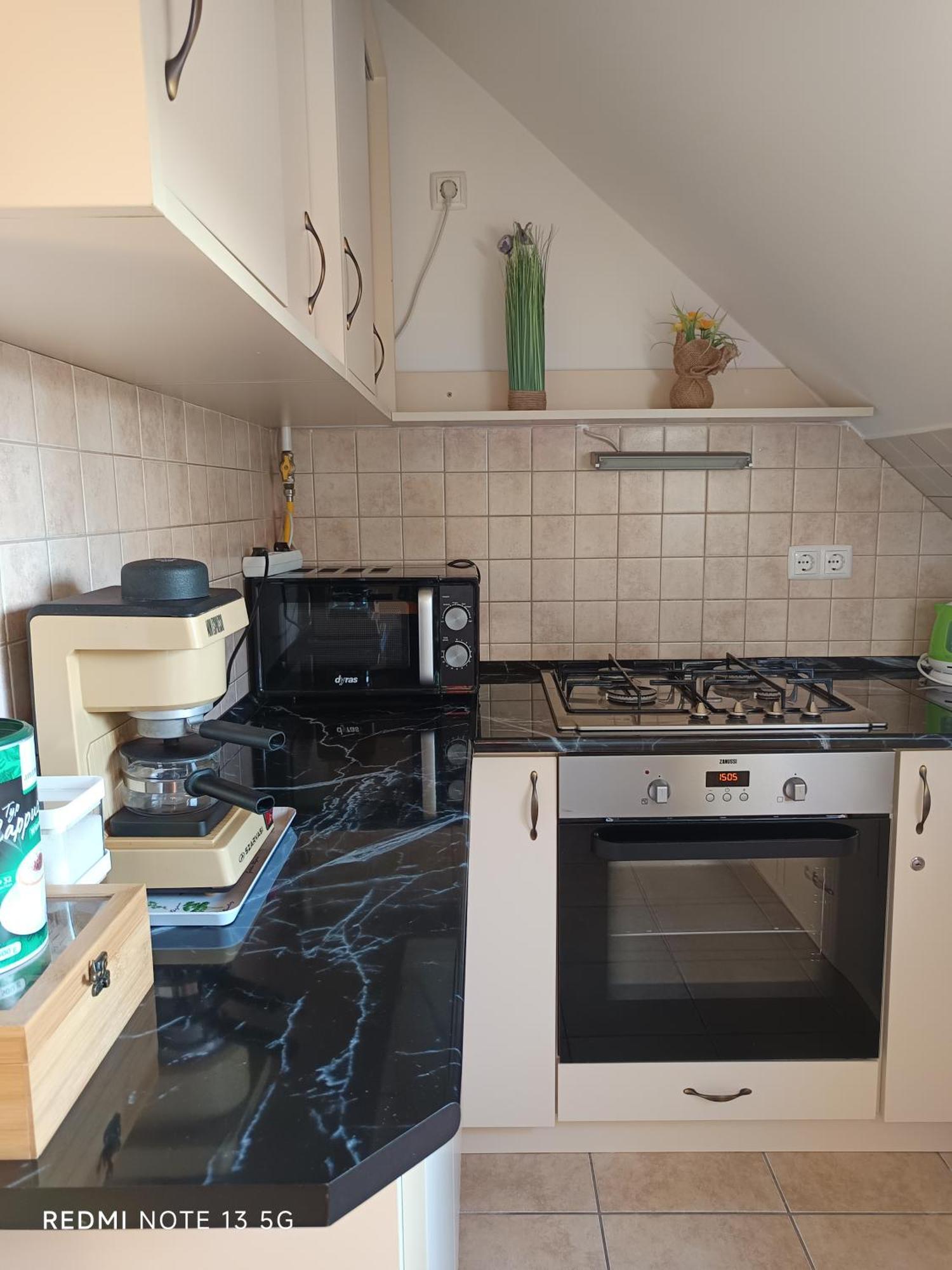 Zita Apartman Eger Buitenkant foto